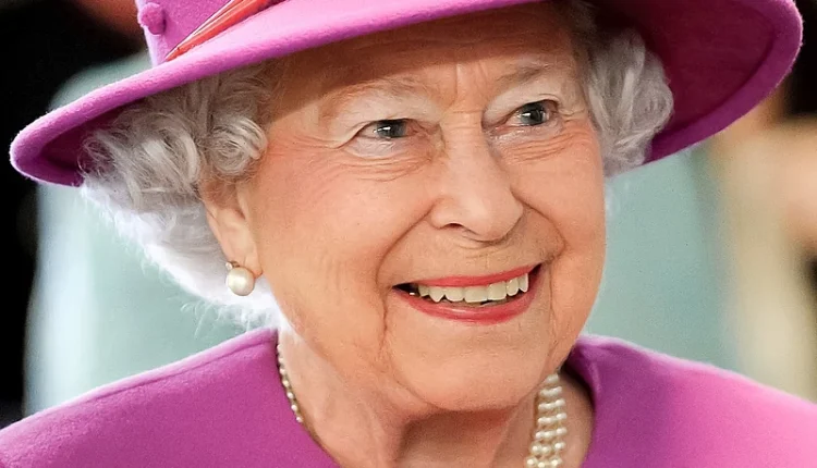 Queen_Elizabeth_II_in_March_2015.jpg